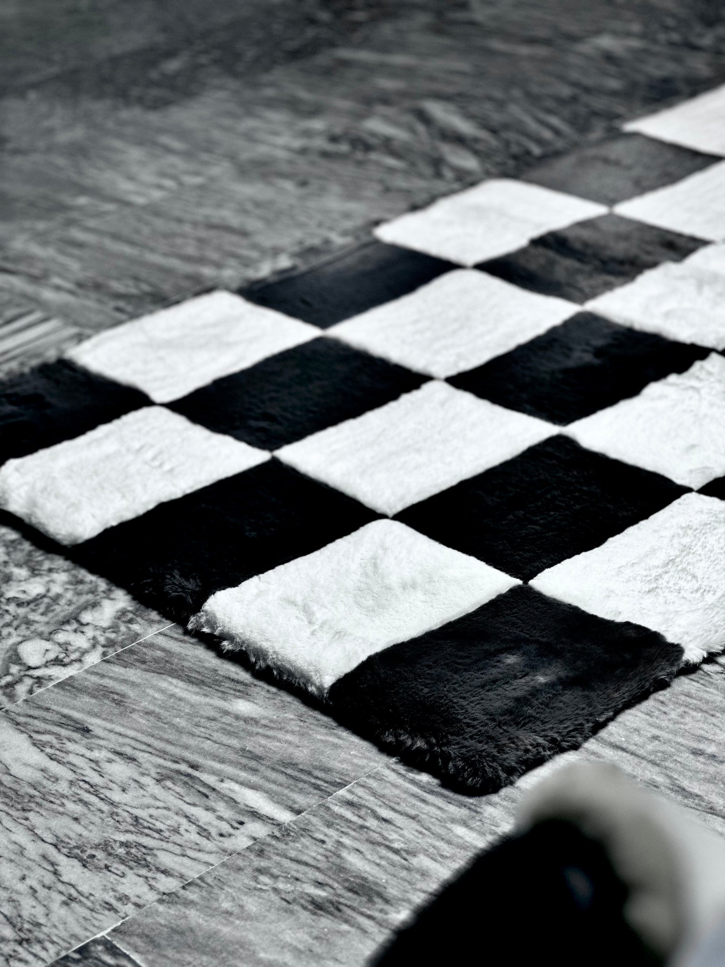Premium Fuzzy Rug ( Black and White / Bronze and White)
